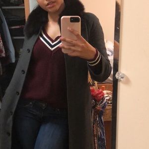 BURGUNDY V NECK SWEATER